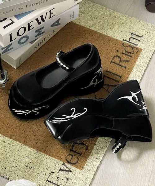 Chick（チック）の「【TAE×Chick】 厚底 メリージェーン（ドレスシューズ・レディース・ブラック・36/37/38/39）」の2枚目の写真