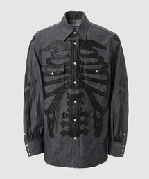 westren shirt.