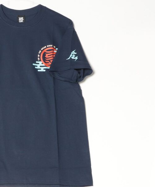 Mag.(マグ)の「【KINJAZ】Graphic T(Tシャツ/カットソー・メンズ・ホワイト/ネイビー・LARGE/MEDIUM)」の4枚目の写真