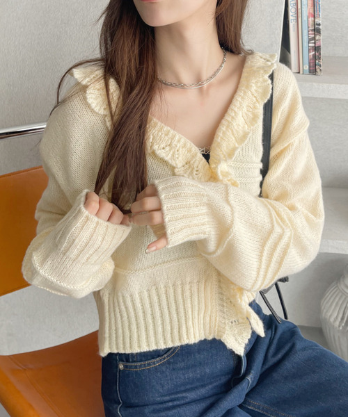 Ada.(エイダ)の「フリルカラーホックデザイン ニットカーディガン(カーディガン/ボレロ・レディース・アイボリー/ブラック/ダークブラウン・FREE)」の6枚目の写真