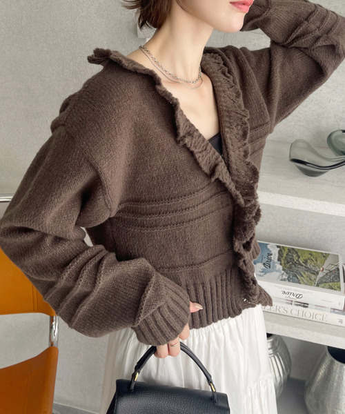 Ada.(エイダ)の「フリルカラーホックデザイン ニットカーディガン(カーディガン/ボレロ・レディース・アイボリー/ブラック/ダークブラウン・FREE)」の11枚目の写真