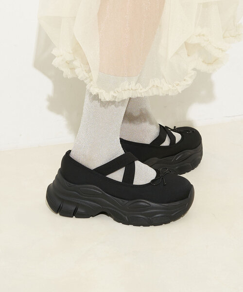 CIAOPANIC(チャオパニック)の「厚底クロスリボンメリージェーン(パンプス・レディース・ブラック/シルバー・SMALL/MEDIUM/LARGE)」の5枚目の写真