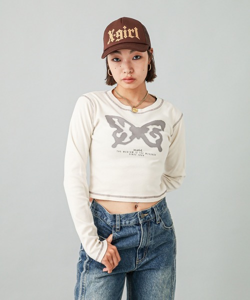 X-girl（エックスガール）の「SPRAY BUTTERFLY PRINT L/S BABY TEE（Tシャツ/カットソー・レディース・ブラック/ブラウン/オフホワイト・S/M）」の6枚目の写真