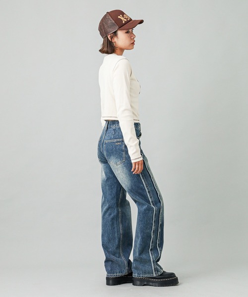 X-girl（エックスガール）の「SPRAY BUTTERFLY PRINT L/S BABY TEE（Tシャツ/カットソー・レディース・ブラック/ブラウン/オフホワイト・S/M）」の12枚目の写真