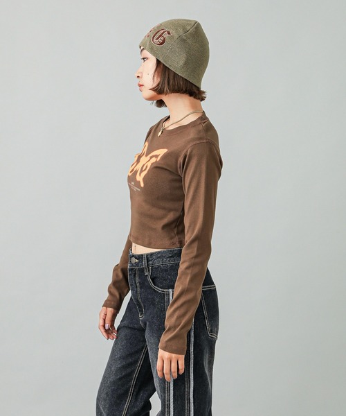 X-girl（エックスガール）の「SPRAY BUTTERFLY PRINT L/S BABY TEE（Tシャツ/カットソー・レディース・ブラック/ブラウン/オフホワイト・S/M）」の19枚目の写真