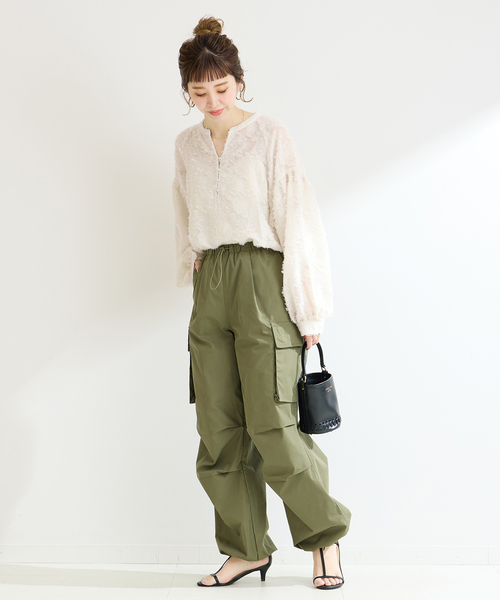 B.C STOCK(ベーセーストック)の「《追加3》パフスリーブジャガードブラウス(シャツ/ブラウス・レディース・ブラック/アイボリー・FREE)」の4枚目の写真