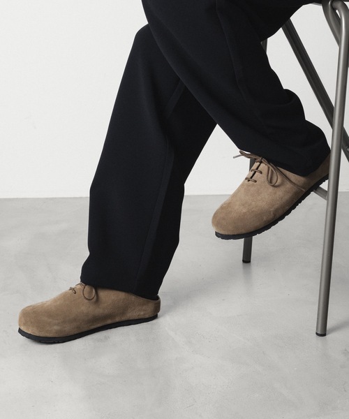 ATTACHMENT(アタッチメント)の「カウレザースエード サンダル / COW LEATHER SUEDE SANDALS(スリッポン・メンズ・ベージュ・43/42/41)」の2枚目の写真