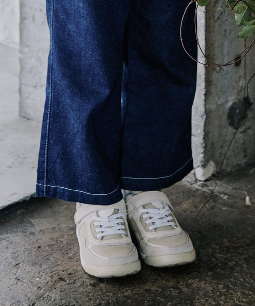 IENA ENFANT（イエナアンファン）の「《追加》【IFMExIENA ENFANT】Bon Chic スニーカー JUNIOR(19.5cm-22.5cm)（スニーカー・キッズ・グレー/ベージュ・21/20/19/22）」の2枚目の写真