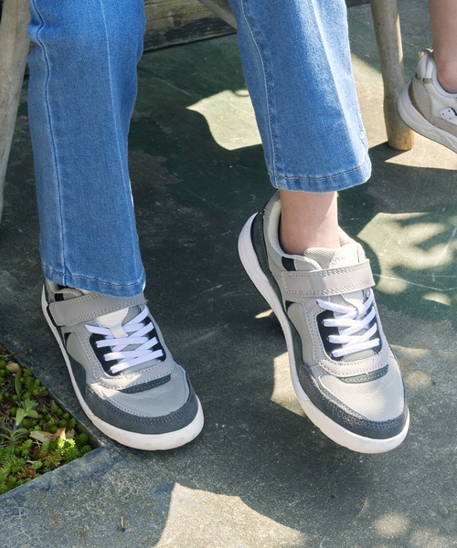 IENA ENFANT（イエナアンファン）の「《追加》【IFMExIENA ENFANT】Bon Chic スニーカー JUNIOR(19.5cm-22.5cm)（スニーカー・キッズ・グレー/ベージュ・21/20/19/22）」の9枚目の写真