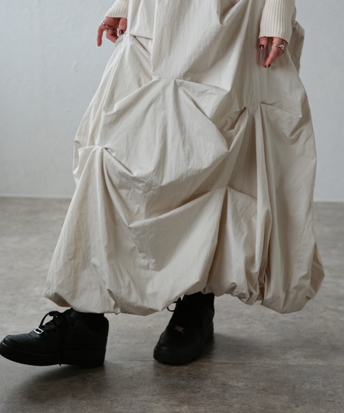 r.（アールドット）の「タックバルーンスカート（スカート・レディース・ブラック/オフホワイト/ブルー・FREE）」の22枚目の写真