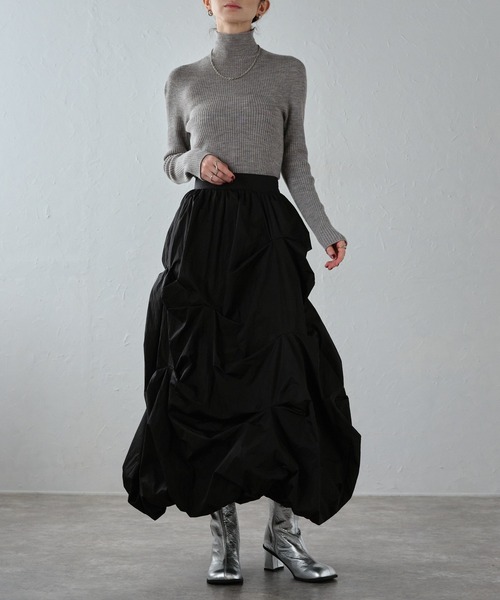 r.（アールドット）の「タックバルーンスカート（スカート・レディース・ブラック/オフホワイト/ブルー・FREE）」の6枚目の写真
