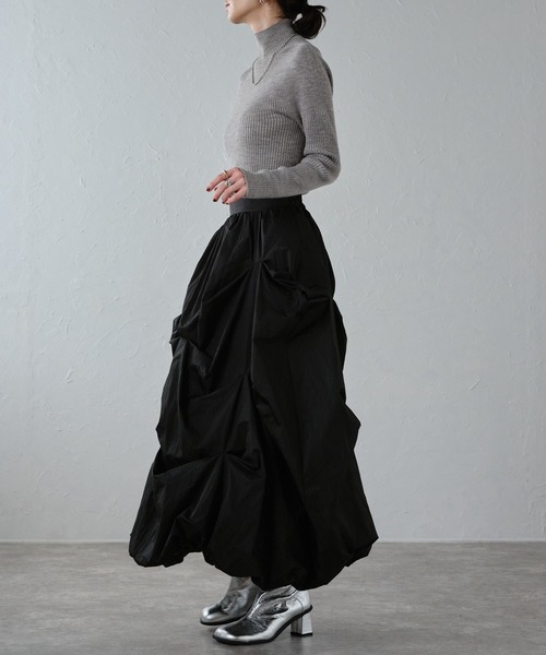 r.（アールドット）の「タックバルーンスカート（スカート・レディース・ブラック/オフホワイト/ブルー・FREE）」の7枚目の写真