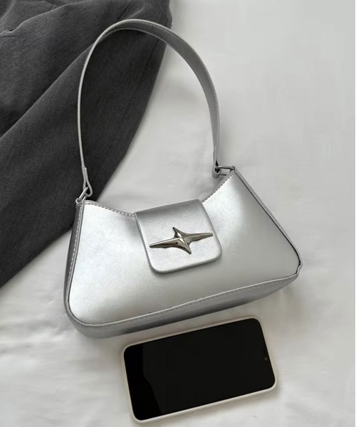 BARELY BLUE（ベアリーブルー）の「【 BARELY BLUE / ベアリーブルー 】 ミニ スパーク スタッズ ハンドバッグ（ハンドバッグ・レディース・シルバー/ブラック・FREE）」の2枚目の写真