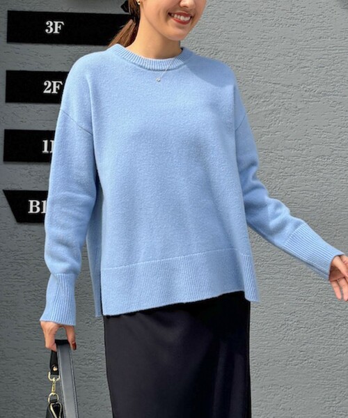 NOLLEY’S Sophi(ノーリーズソフィ)の「紡毛クルーネックプルオーバーニット(ニット/セーター・レディース・ベビーピンク/サックスブルー/グレー/オフホワイト/イエロー・38)」の1枚目の写真