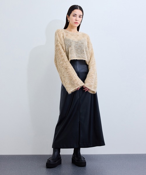 le cercle ADAM ET ROPE'(ルセルクルアダムエロペ)の「キャットヤーンクロップドプルオーバー(ニット/セーター・レディース・ベージュ系その他2/ピンク系その他2/グレー系その他・FREE)」の4枚目の写真