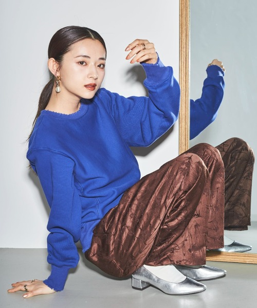 tarin arin(タリンアリン)の「【150㎝前後の小柄さんサイズ】ダメージクルーネックスウェット(スウェット・レディース・ブルー/チャコールグレー/ホワイト・M/S)」の1枚目の写真