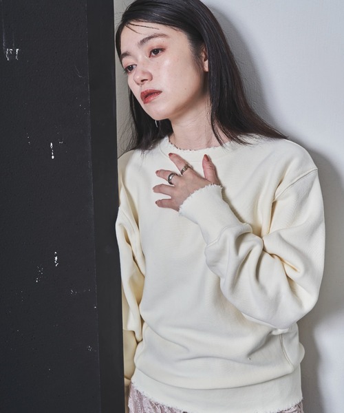 tarin arin(タリンアリン)の「【150㎝前後の小柄さんサイズ】ダメージクルーネックスウェット(スウェット・レディース・ブルー/チャコールグレー/ホワイト・M/S)」の7枚目の写真