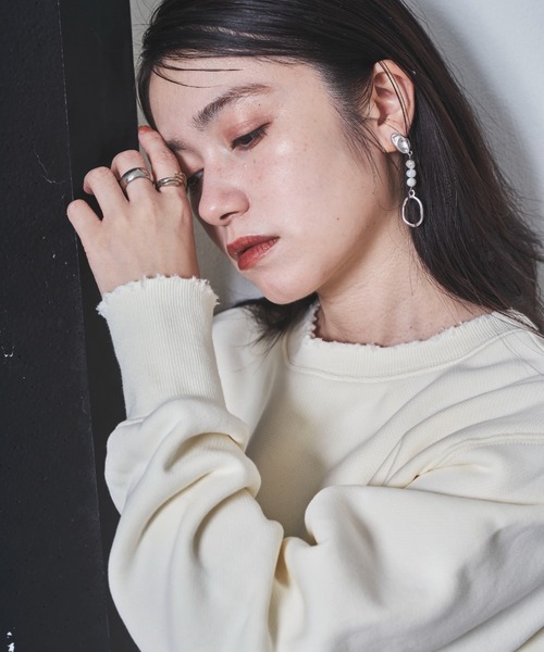 tarin arin(タリンアリン)の「【150㎝前後の小柄さんサイズ】ダメージクルーネックスウェット(スウェット・レディース・ブルー/チャコールグレー/ホワイト・M/S)」の6枚目の写真