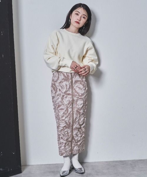 tarin arin(タリンアリン)の「【150㎝前後の小柄さんサイズ】ダメージクルーネックスウェット(スウェット・レディース・ブルー/チャコールグレー/ホワイト・M/S)」の4枚目の写真