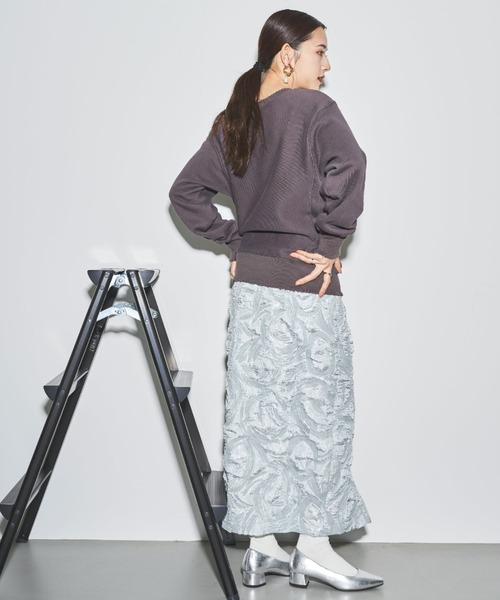 tarin arin(タリンアリン)の「【150㎝前後の小柄さんサイズ】ダメージクルーネックスウェット(スウェット・レディース・ブルー/チャコールグレー/ホワイト・M/S)」の13枚目の写真