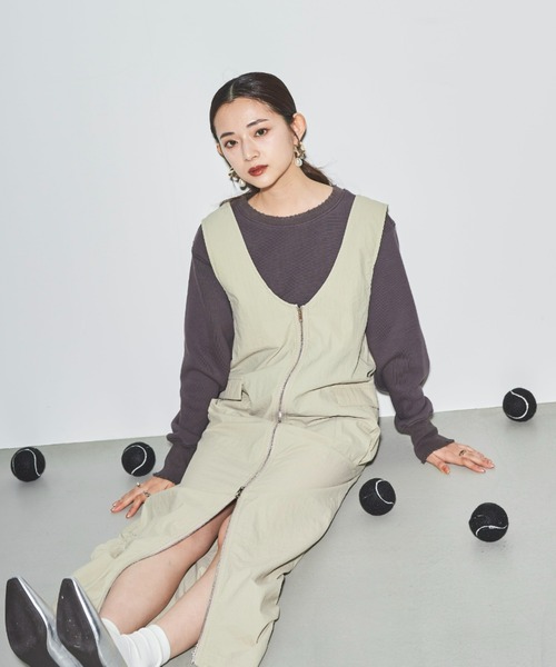 tarin arin(タリンアリン)の「【150㎝前後の小柄さんサイズ】ダメージクルーネックスウェット(スウェット・レディース・ブルー/チャコールグレー/ホワイト・M/S)」の20枚目の写真