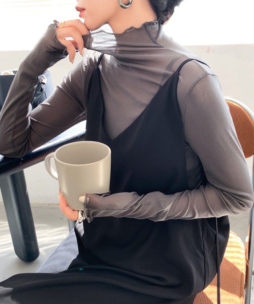 by LEGNA(バイレグナ)の「透け感が魅力 メロウハイネックシアーインナートップス(Tシャツ/カットソー・レディース・ブラック系1/グレー系1/ブラック/グレー・L~LL/S~M)」の3枚目の写真