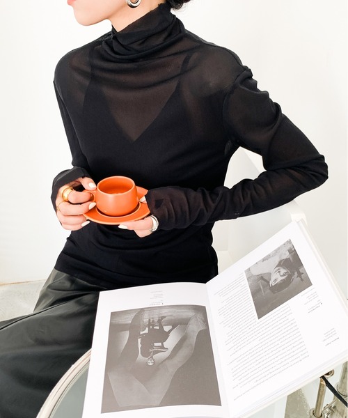 by LEGNA(バイレグナ)の「透け感が魅力 メロウハイネックシアーインナートップス(Tシャツ/カットソー・レディース・ブラック系1/グレー系1/ブラック/グレー・L~LL/S~M)」の9枚目の写真