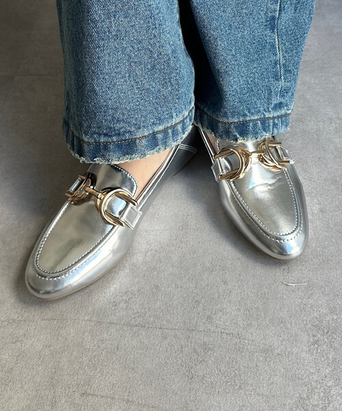 DouDou（ドゥドゥ）の「【WEB限定】ソフトデザインビットローファー（ローファー・レディース・ブラック/シルバー・23cm/23.5cm/24cm/24.5cm）」の10枚目の写真