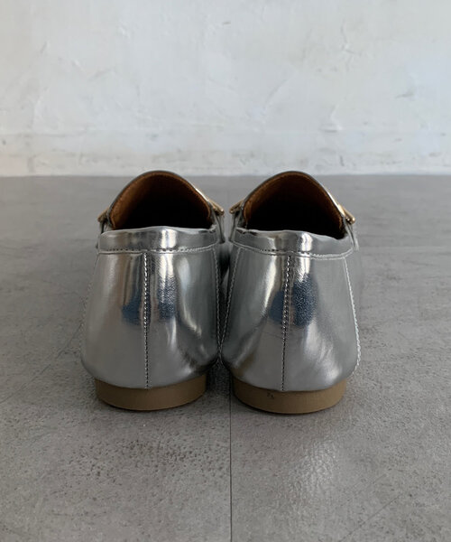 DouDou（ドゥドゥ）の「【WEB限定】ソフトデザインビットローファー（ローファー・レディース・ブラック/シルバー・23cm/23.5cm/24cm/24.5cm）」の16枚目の写真