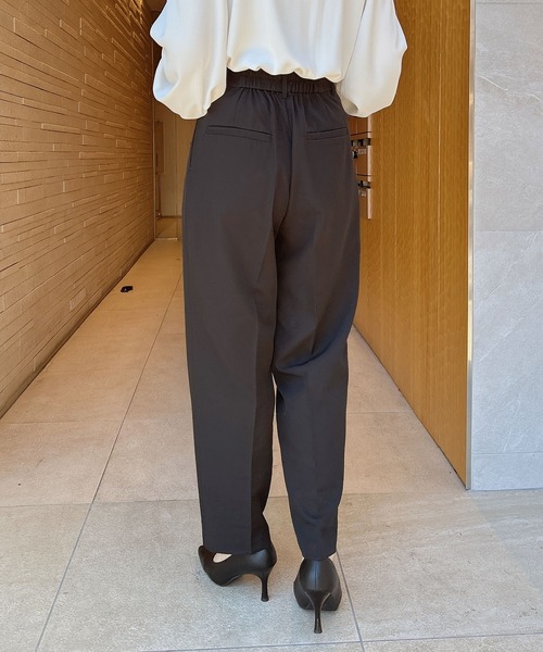 INGNI（イング）の「【WEB限定】テーパードパンツ（スラックス・レディース・ブラウン/グレー/ブラック・S/M/L）」の10枚目の写真