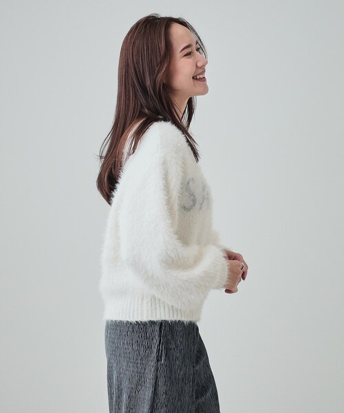 セール】【S-LL】ほんのりショート丈 ふわふわフェザー ロゴニット