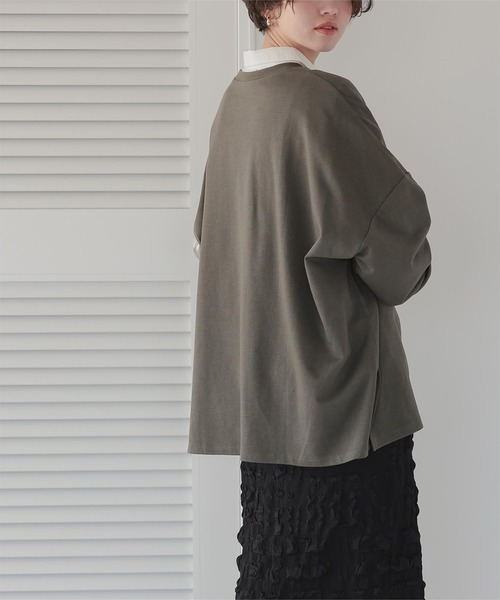 titivate(ティティベイト)の「ルーズシルエットカットソープルオーバー(Tシャツ/カットソー・レディース・オリーブ/ライトブルー/ブラック/アイボリー/ライトグリーン/ダークブラウン/ネイビー/オフホワイト/杢グレー/ブルー/グレイッシュベージュ/チャコール/ライトピンク/イエロー/オレンジ・P/T)」の21枚目の写真