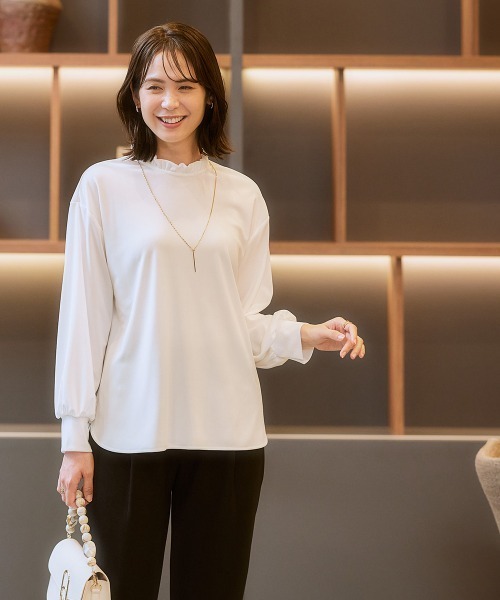 7days Life Styling（セブンデイズライフスタイリング）の「カットソー素材フリルネックブラウス<大きいサイズ有>（シャツ/ブラウス・レディース・オフホワイト/ネイビー・3L/LL/L/M/S）」の4枚目の写真