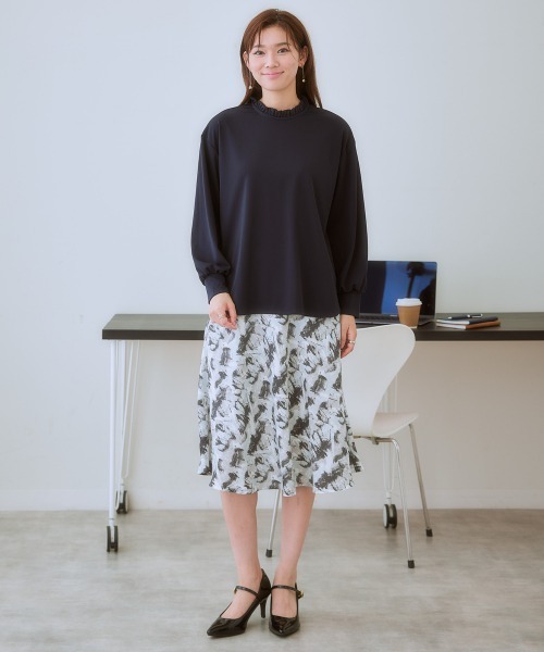 7days Life Styling（セブンデイズライフスタイリング）の「カットソー素材フリルネックブラウス<大きいサイズ有>（シャツ/ブラウス・レディース・オフホワイト/ネイビー・3L/LL/L/M/S）」の11枚目の写真