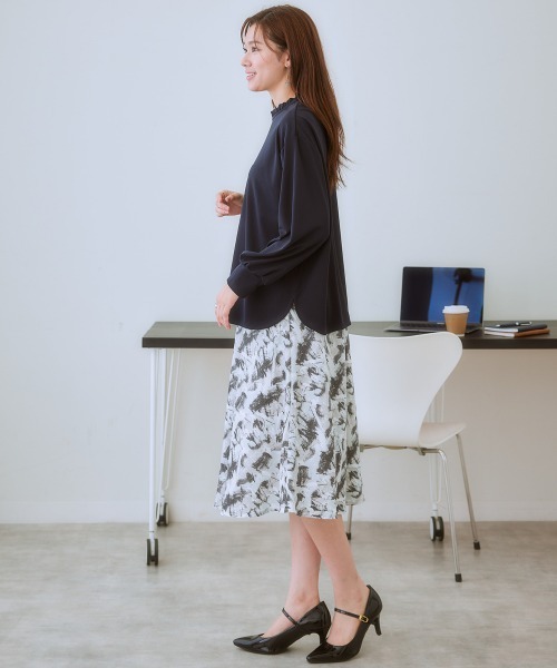 7days Life Styling（セブンデイズライフスタイリング）の「カットソー素材フリルネックブラウス<大きいサイズ有>（シャツ/ブラウス・レディース・オフホワイト/ネイビー・3L/LL/L/M/S）」の12枚目の写真