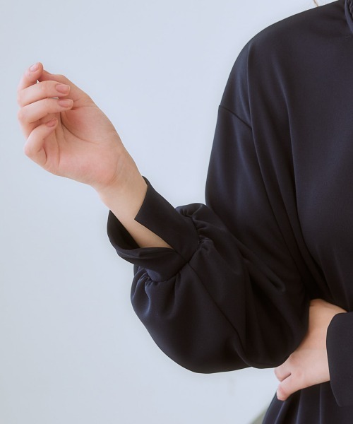 7days Life Styling（セブンデイズライフスタイリング）の「カットソー素材フリルネックブラウス<大きいサイズ有>（シャツ/ブラウス・レディース・オフホワイト/ネイビー・3L/LL/L/M/S）」の18枚目の写真