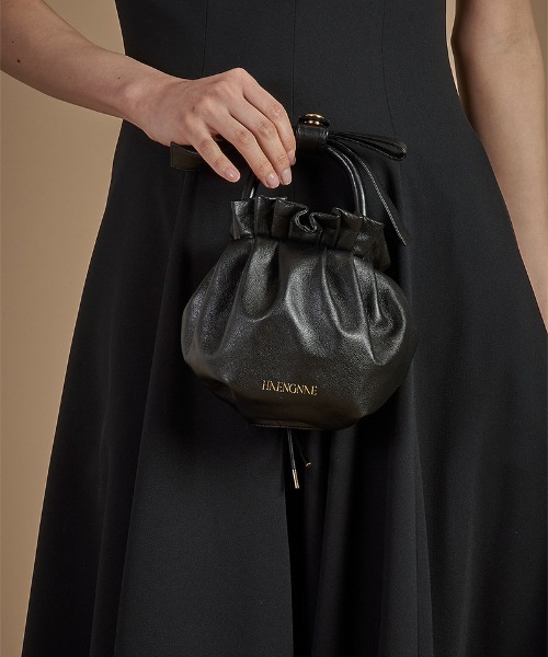HAENGNAE（ヘンネ）の「OMOCHI MICRO LEATHER BAG（ハンドバッグ 