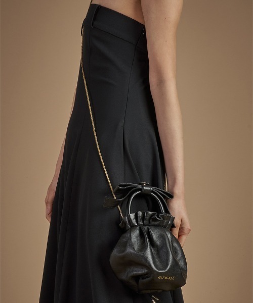 HAENGNAE（ヘンネ）の「OMOCHI MICRO LEATHER BAG（ハンドバッグ 