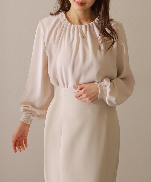 Lace Ladies(レースレディース)の「ソリッドカラー ラウンドネック タック フレア ブラウス(シャツ/ブラウス・レディース・オフホワイト/グレー/ブラック/ホワイト・FREE/S)」の10枚目の写真