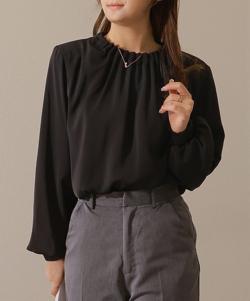 Lace Ladies(レースレディース)の「ソリッドカラー ラウンドネック タック フレア ブラウス(シャツ/ブラウス・レディース・オフホワイト/グレー/ブラック/ホワイト・FREE/S)」の7枚目の写真