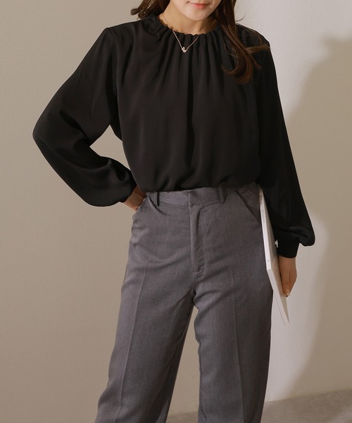 Lace Ladies(レースレディース)の「ソリッドカラー ラウンドネック タック フレア ブラウス(シャツ/ブラウス・レディース・オフホワイト/グレー/ブラック/ホワイト・FREE/S)」の8枚目の写真