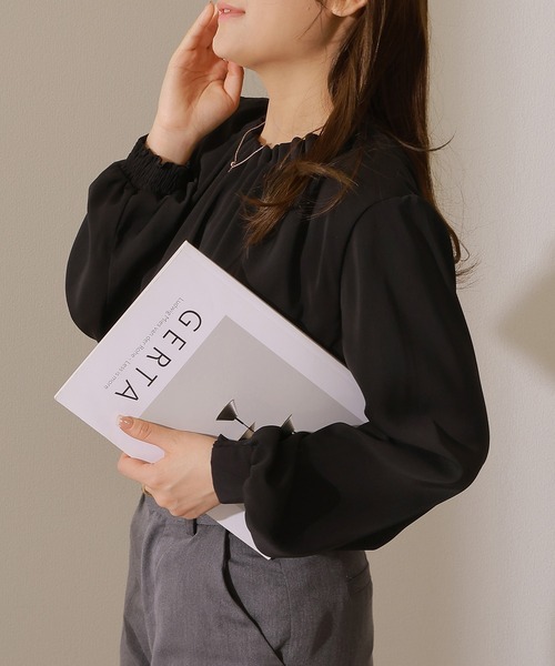 Lace Ladies(レースレディース)の「ソリッドカラー ラウンドネック タック フレア ブラウス(シャツ/ブラウス・レディース・オフホワイト/グレー/ブラック/ホワイト・FREE/S)」の9枚目の写真