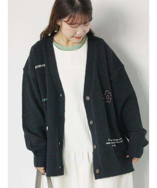 ehka sopo（エヘカソポ）の「らくがき刺繍Vネックカーディガン（カーディガン/ボレロ・レディース・オレンジ/サックスブルー/ブラック/キナリ・F）」の3枚目の写真