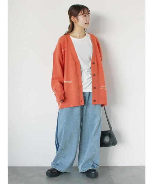 ehka sopo（エヘカソポ）の「らくがき刺繍Vネックカーディガン（カーディガン/ボレロ・レディース・オレンジ/サックスブルー/ブラック/キナリ・F）」の16枚目の写真