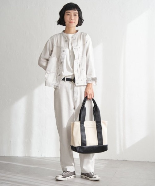 LBC(エルビーシー)の「合皮・キャンバス 仕切りビッグトートバッグ(トートバッグ・レディース・その他/シルバー/ベージュ/ブラック/グレイッシュベージュ・FREE)」の7枚目の写真