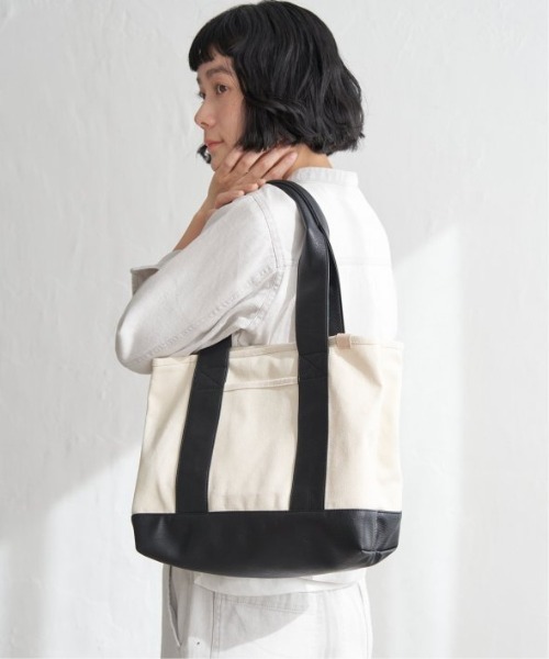 LBC(エルビーシー)の「合皮・キャンバス 仕切りビッグトートバッグ(トートバッグ・レディース・その他/シルバー/ベージュ/ブラック/グレイッシュベージュ・FREE)」の12枚目の写真