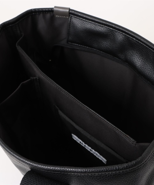 LBC(エルビーシー)の「合皮・キャンバス 仕切りビッグトートバッグ(トートバッグ・レディース・その他/シルバー/ベージュ/ブラック/グレイッシュベージュ・FREE)」の21枚目の写真