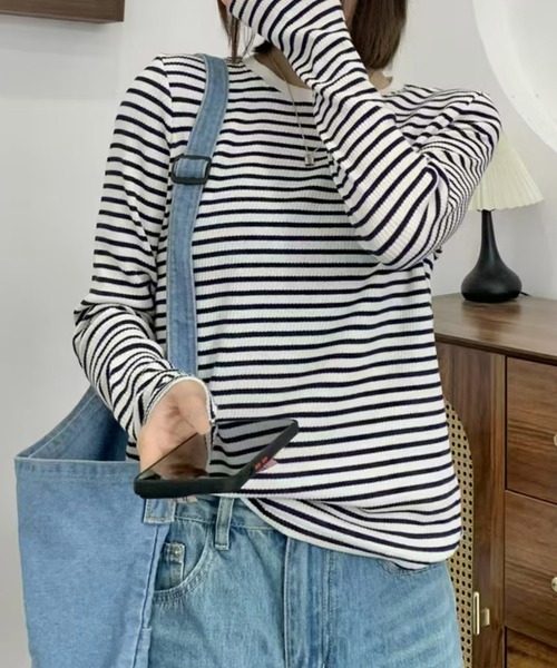 aimoha(アイモハ)の「ボーダーカジュアルTシャツ(Tシャツ/カットソー・レディース・ブラック/ブルー/レッド・MEDIUM/LARGE)」の7枚目の写真
