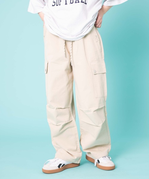 WOND（ウォンド）の「WOND/ドロストカーゴパンツ（カーゴパンツ・レディース・ブラック/アイボリー・FREE）」の2枚目の写真