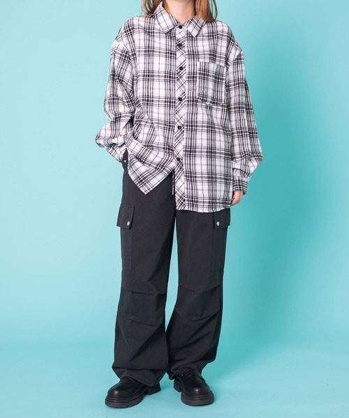 WOND（ウォンド）の「WOND/ドロストカーゴパンツ（カーゴパンツ・レディース・ブラック/アイボリー・FREE）」の4枚目の写真